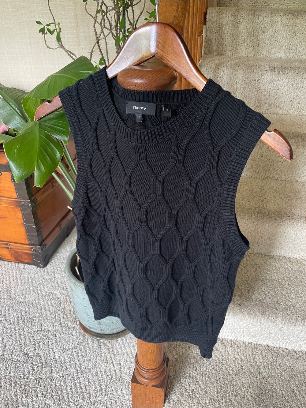 Theory Black Cable-Knit Sleeveless V-Neck Sweater Vest - Picture 2 of 8